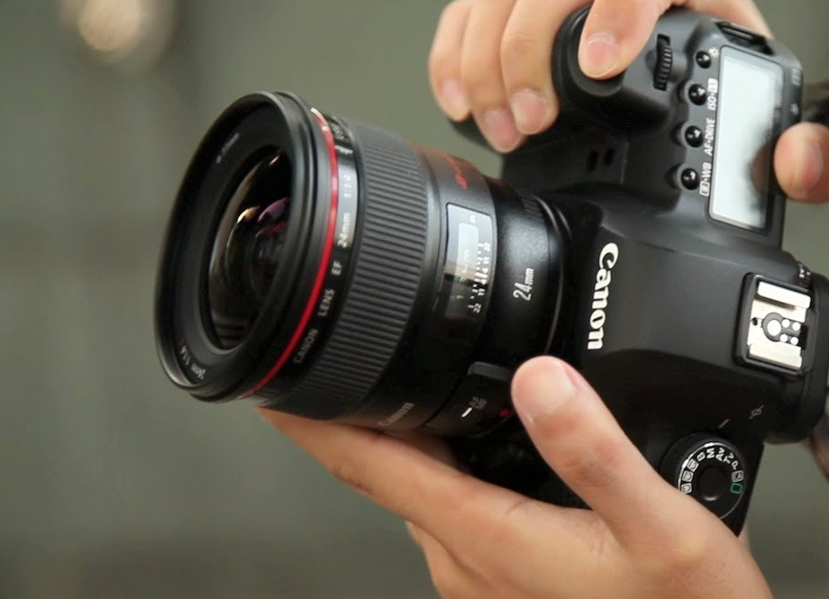 Built-In Clip-In Filters for DSLR Camera Lens